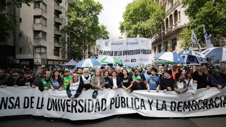 kicillof-participo-de-la-5-marcha-federal-universitaria-15102026-2349341